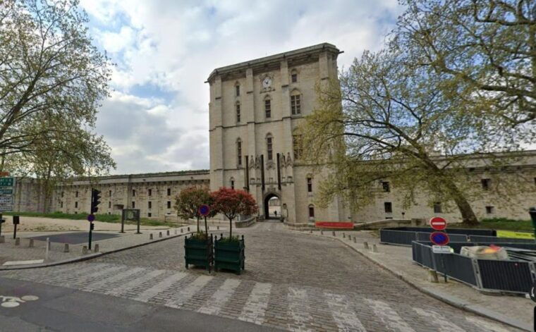 vincennes-castle-private-guided-tour-with-entry-ticket