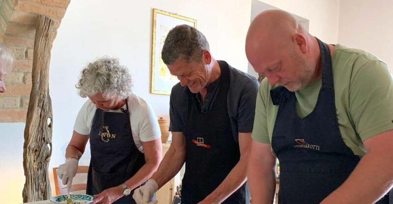 vinci-cooking-class-of-local-food-in-a-tuscan-farm