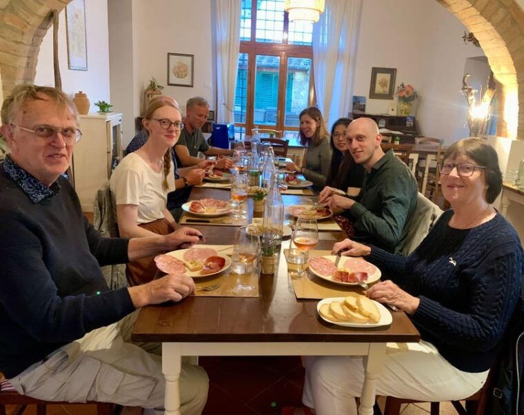 vinci-wine-tasting-local-tuscan-food-dinner