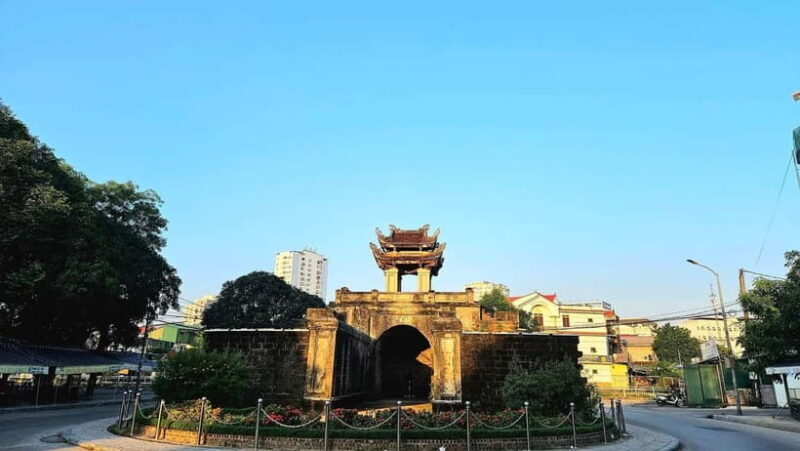 Vinh City & Uncle Ho's Hometown Full-day Guided Tour - Key Points
