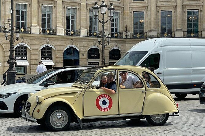 vintage-2cv-adventure-2-hour-paris-secrets-tour