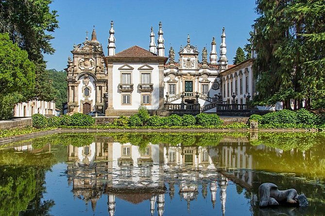 vintage-car-ride-in-vila-real