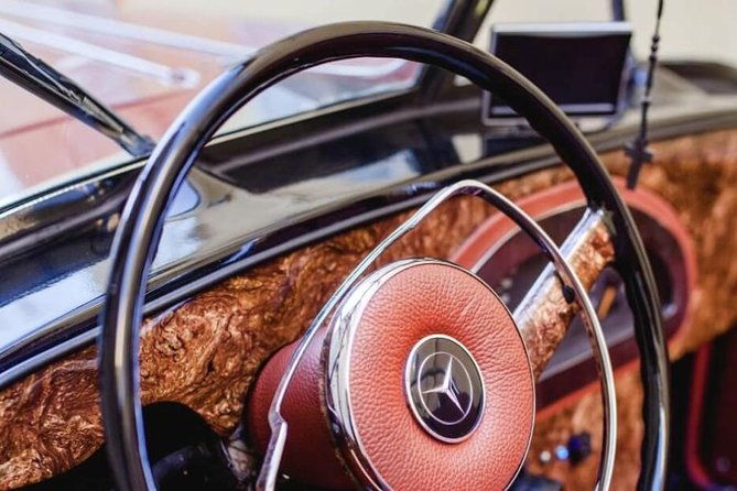 vintage-cars-prague-grand-city-tour-150min-1-6-pers-25hrs-2