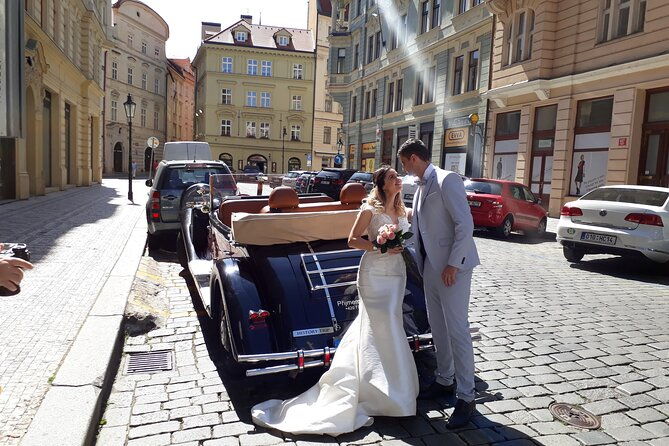vintage-cars-prague-sightseeing-tour-90min-1-6-pers