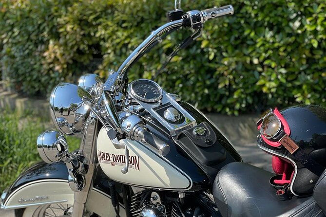 vintage-motorcycle-rental-in-paris