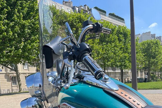 vintage-motorcycle-rental-in-paris
