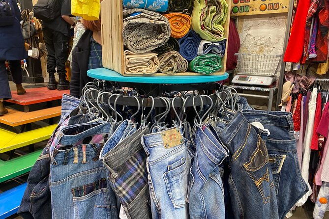 vintage-shopping-tour-in-paris-with-a-guide