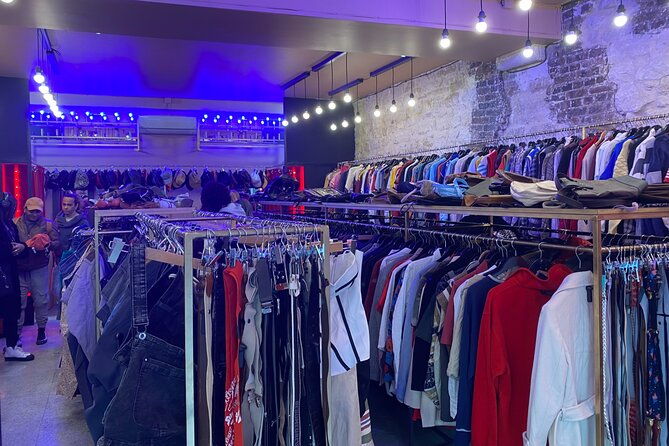 vintage-shopping-tour-in-paris-with-a-guide