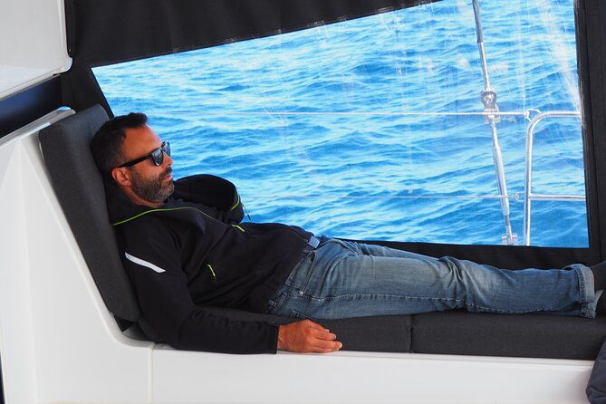 vip-catamaran-luxury-private-tour-in-lisbon-up-to-18-clients