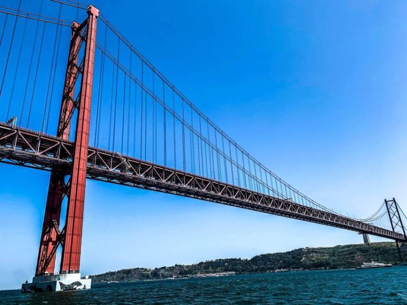 vip-catamaran-private-tour-in-lisbon