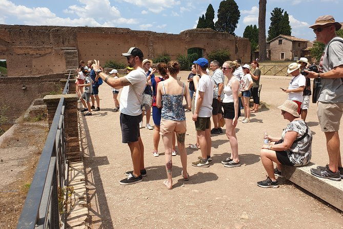 vip-colosseum-palatine-hill-and-roman-forum-small-group-tour