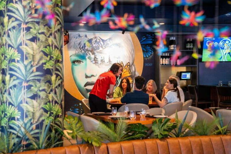 vip-gastronomic-gastown-walking-food-tour