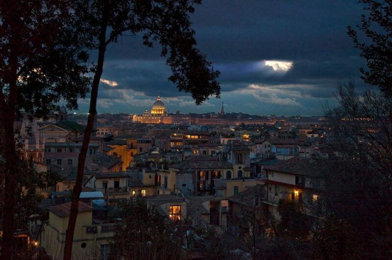 vip-late-night-in-rome-golf-cart-drinks-bites-tour