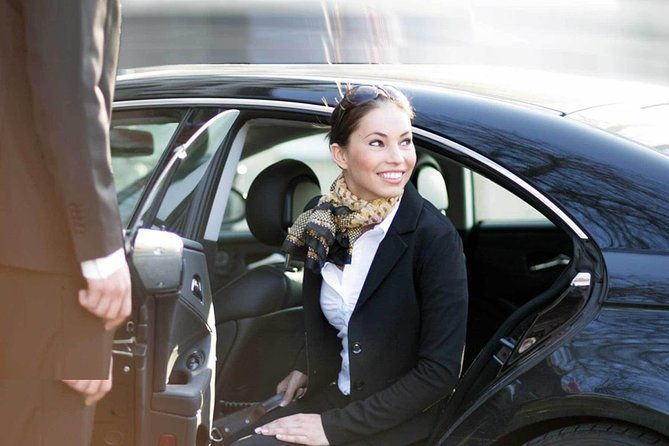 vip-limo-transfers-from-to-santorini-airport-4