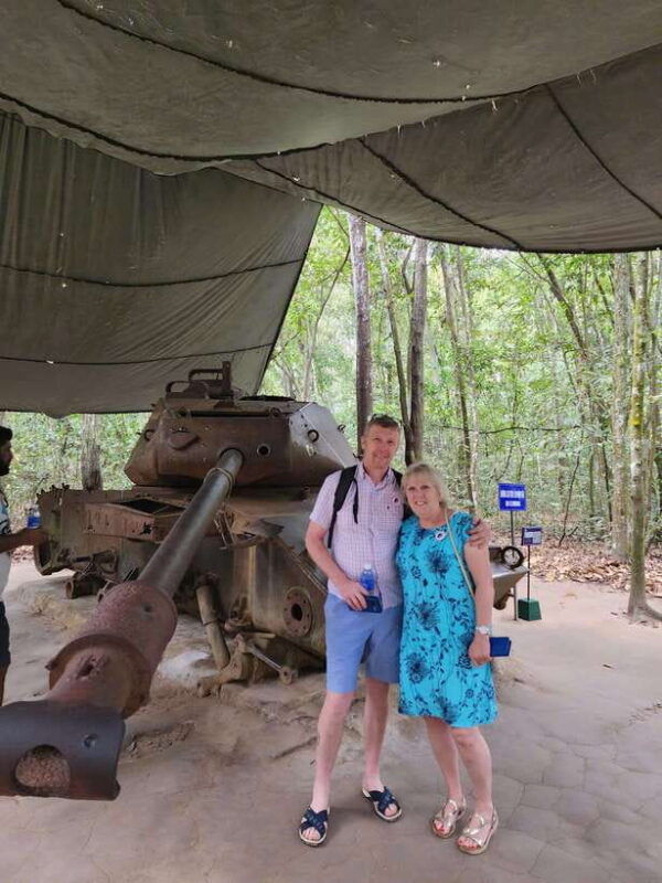 vip-new-tour-1day-cu-chi-tunnels-and-kayak-adventure-mekong