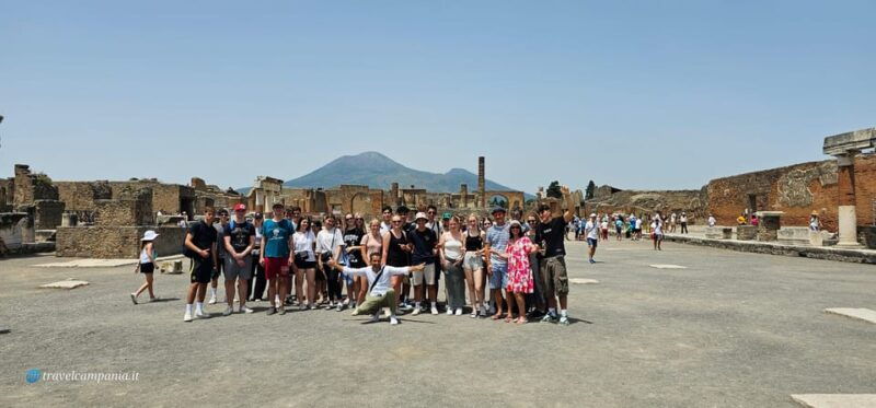 vip-pompeii-tour-in-italian-skip-the-line-with-archaeology-expert