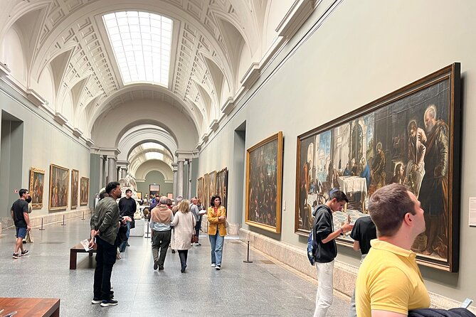 vip-prado-tour-with-drinks-and-tapas