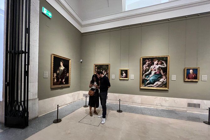 vip-prado-tour-with-drinks-and-tapas