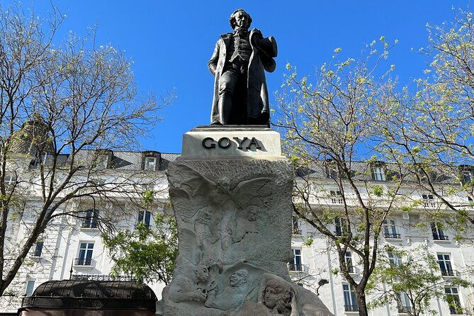 vip-prado-tour-with-drinks-and-tapas