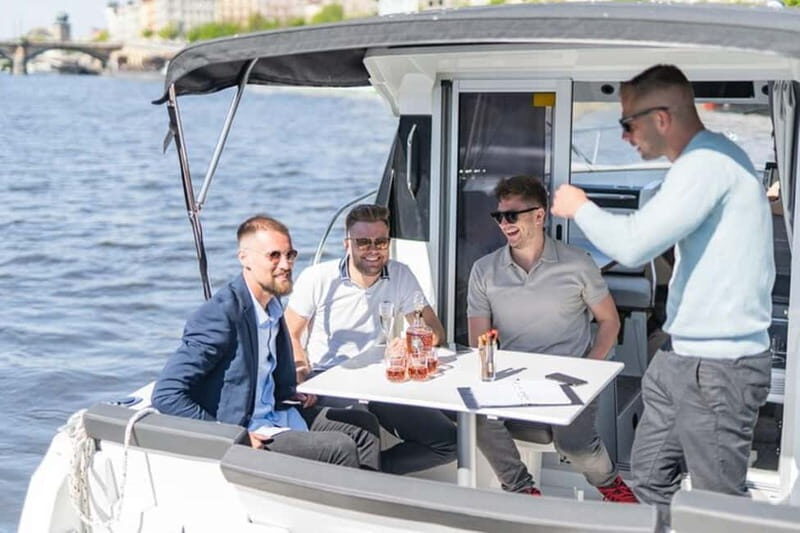VIP Prague YachtBoat SPEED Experience: All-You-Can-Drink - The Experience in Detail: What to Expect on the Speedboat Ride