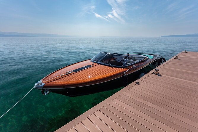 vip-private-luxury-boat-tour-riva-aquariva-yacht-venice