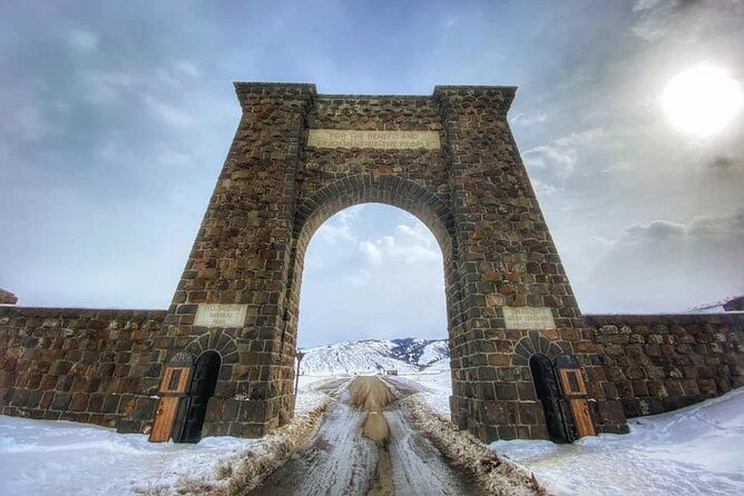 vip-private-north-yellowstone-national-park-winter-excursion-2