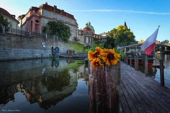 vip-private-tour-prague-castle-lunch-beer-boat