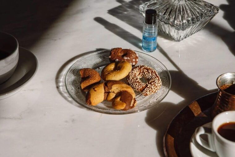 vip-round-of-acropolis-in-a-vintage-motorcycle-sidecar