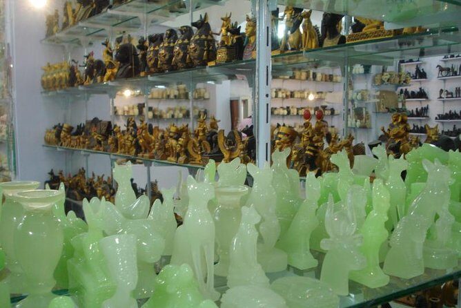 VIP Shopping Private Tour Papyrus Perfume Bazaars and Cotton - FAQ