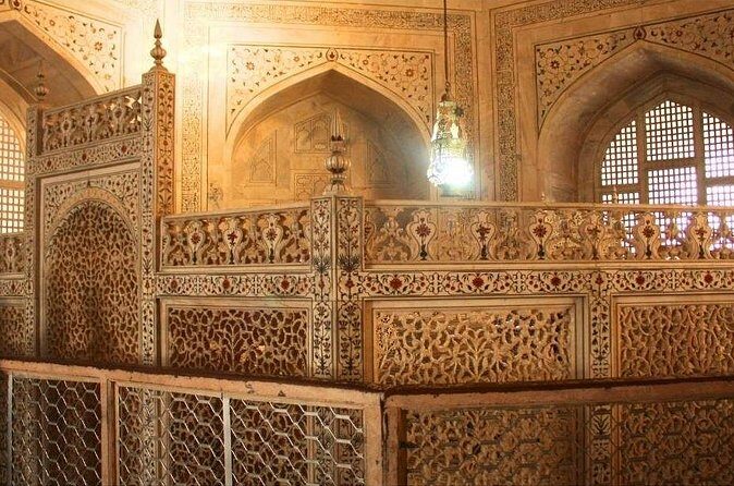 VIP Taj Mahal Express Entry Tour from Delhi with Guide - FAQ