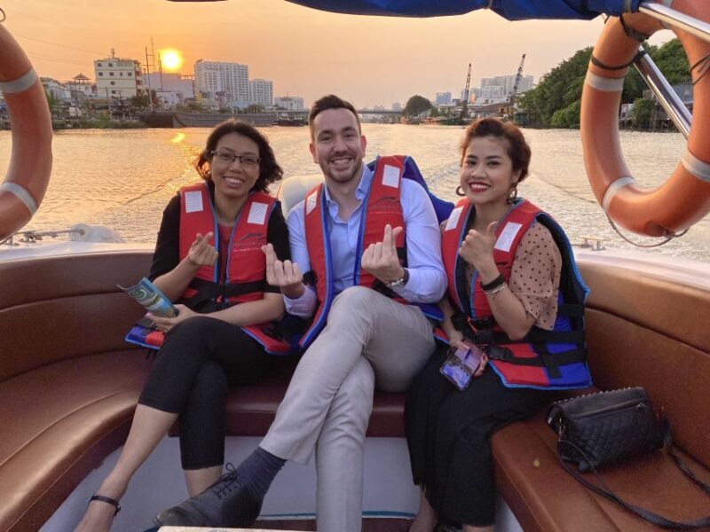 VIP Tour Enjoy Romantic Sunset by Speed Boat Free Cocktail - Who Is This Tour Best Suited For?
