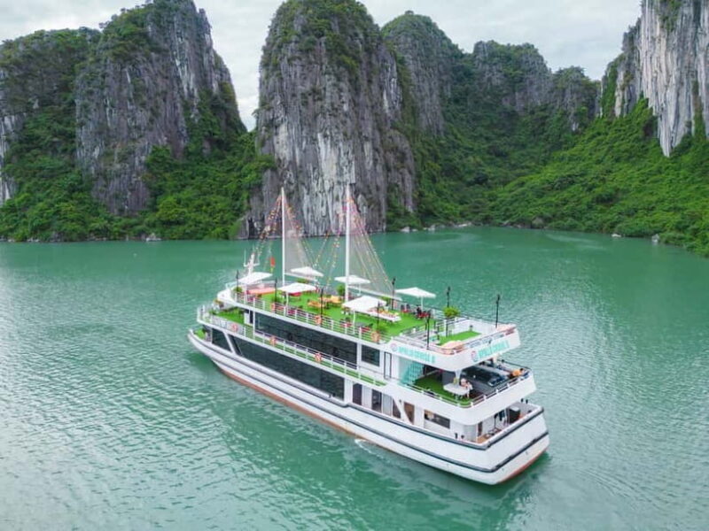 VIP TOUR - Seaplane 25-minutes + Halong Bay Cruise 1 Day - Key Points