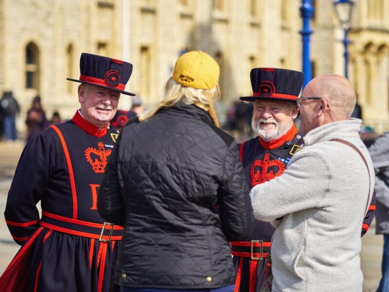vip-tower-of-london-beefeater-meet-greet-and-royal-london