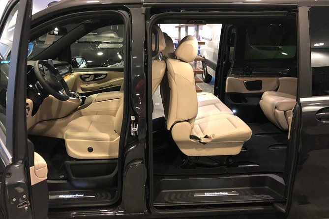 vip-transfer-from-schiphol-airport-to-amsterdam-city-or-back-to-the-airport