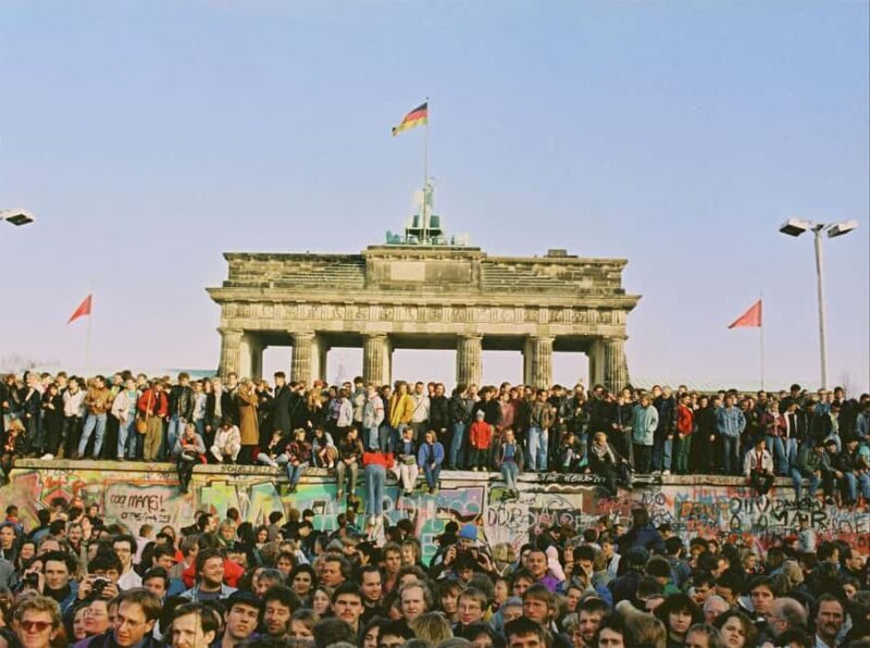 VIP Warnemünde-Berlin: Private Shore Excursion with a Van - Discovering Berlin’s Highlights: What to Expect from the Tour  