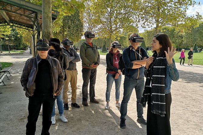 virtual-reality-guided-tour-at-the-eiffel-tower