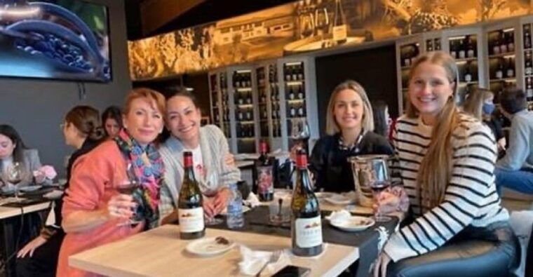 visit-2-wine-cellars-a-wine-museum-and-a-traditional-meal