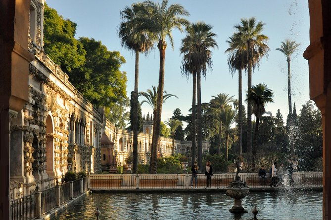 visit-alcazar-and-cathedral-combo-2