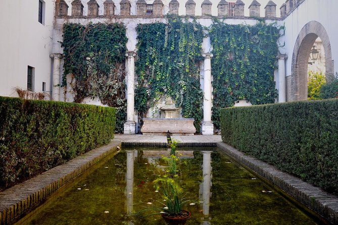 visit-alcazar-and-cathedral-combo-2