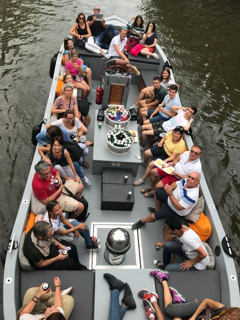 visit-amsterdam-by-boat-with-a-french-guide