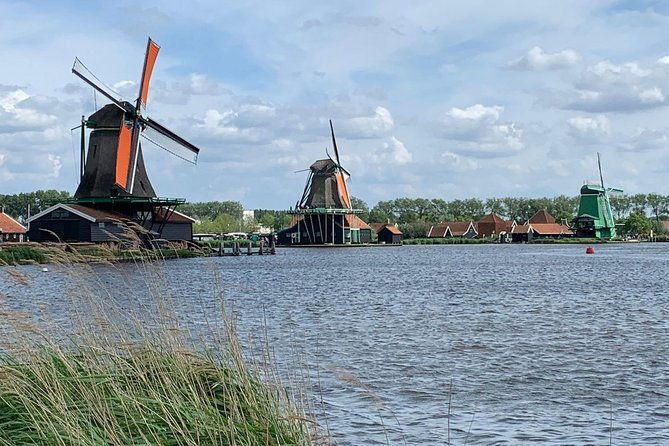 visit-amsterdam-countryside-with-windmills-by-bike-2