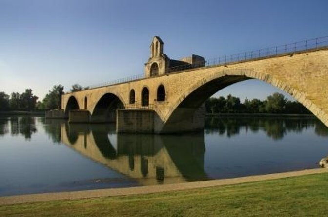 visit-avignon-and-villeneuve-lez-avignon-aboard-a-double-decker-bus