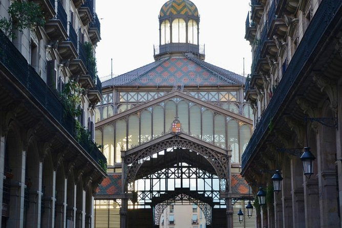 visit-barcelona-kickstart-tour-tips-tricks-included