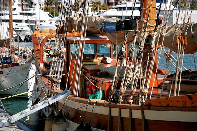 visit-barcelona-kickstart-tour-tips-tricks-included