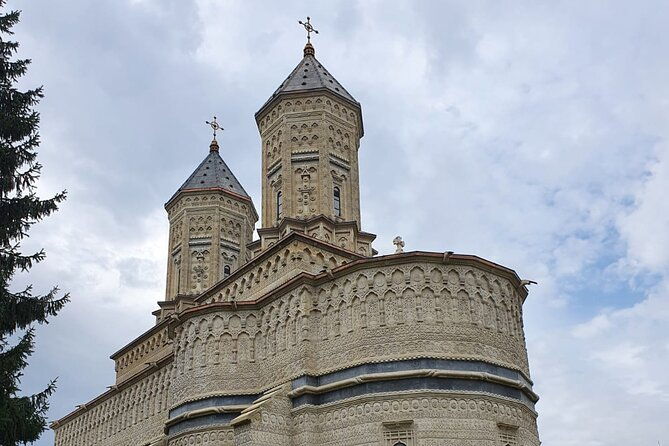 visit-bucharest-in-just-2-hours-with-a-private-driver-private-guide