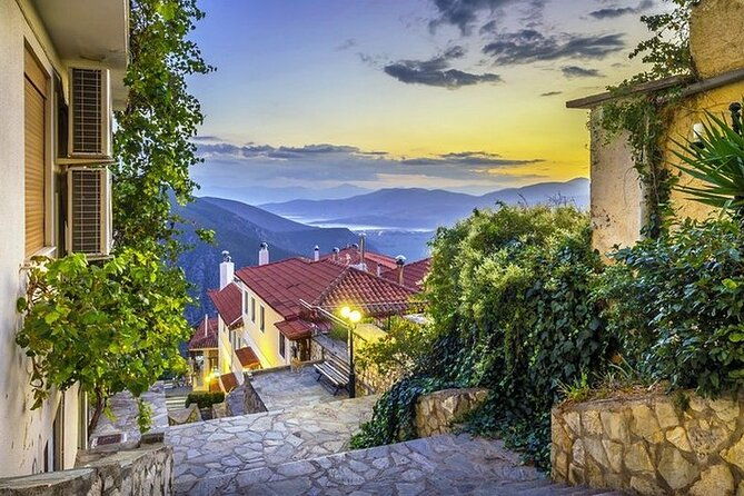 visit-delphi-the-famous-oracle-explore-the-mysteries-of-the-ancient-world