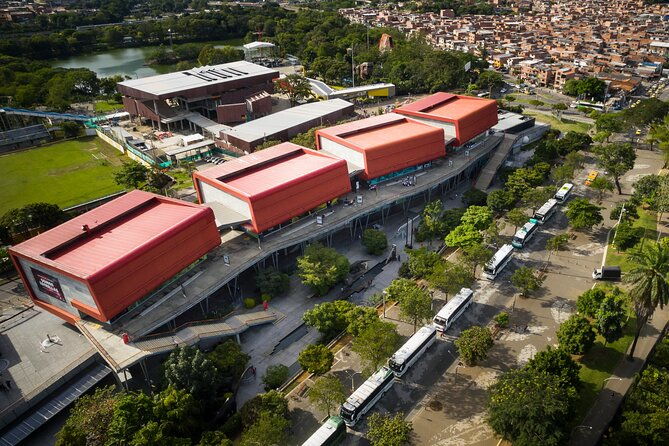visit-explora-park-and-discover-medellin-in-public-transportation
