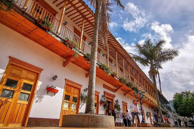 visit-guatape-el-penol-el-retiro-tekendamita-waterfall