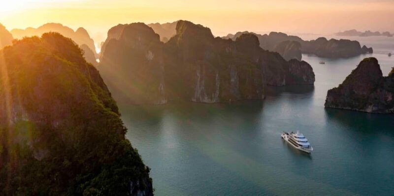 Visit Ha Long - "a wonder of the world" from Ha Noi or back - What Makes This Transfer Service Stand Out?