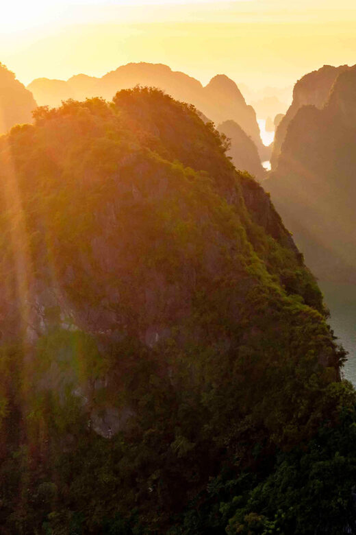 Visit Ha Long - "a wonder of the world" from Ha Noi or back - The Sum Up